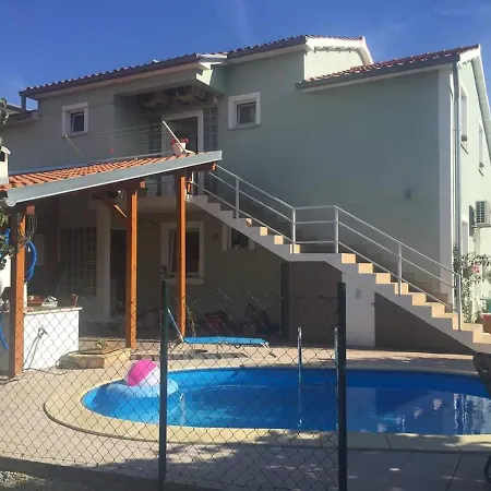Chillout Apartments With Pool Patricia Apartment Fazana