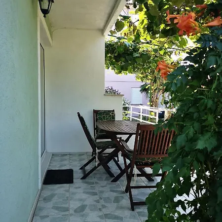 Chillout Apartments With Pool Patricia
