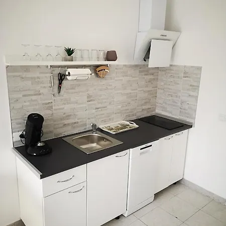 Chillout Apartments With Pool Patricia Apartment Fazana